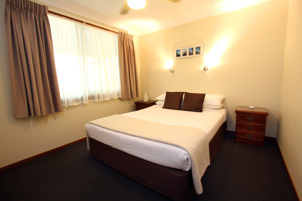 Chiltern Lodge Country Retreat โอลด์บาร์ ภายนอก รูปภาพ
