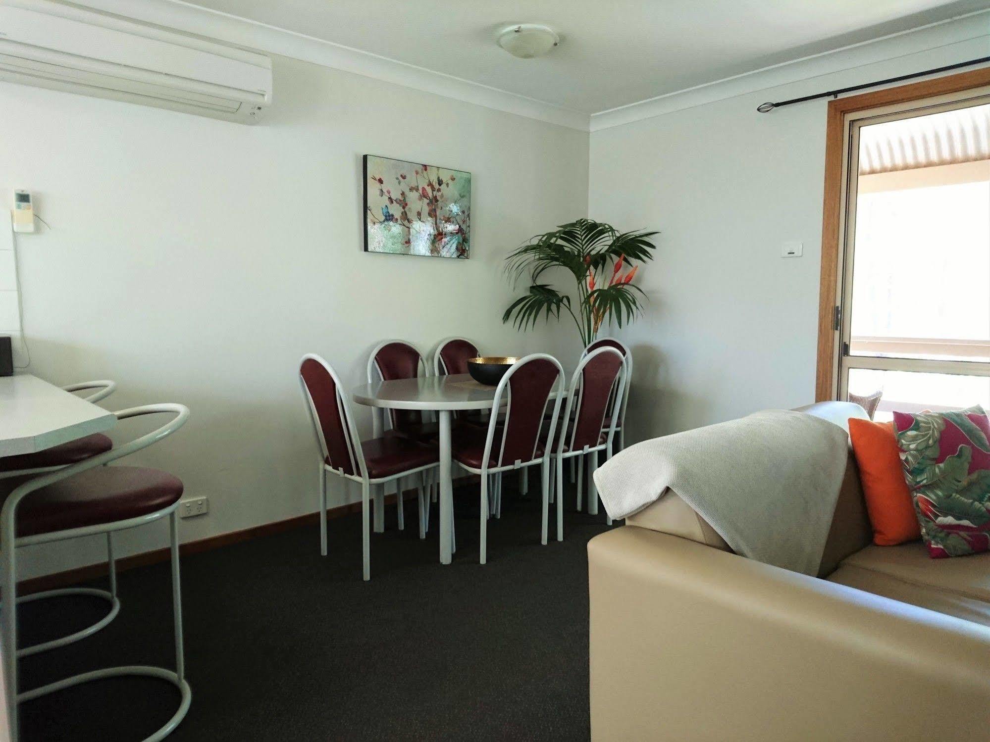 Chiltern Lodge Country Retreat โอลด์บาร์ ภายนอก รูปภาพ